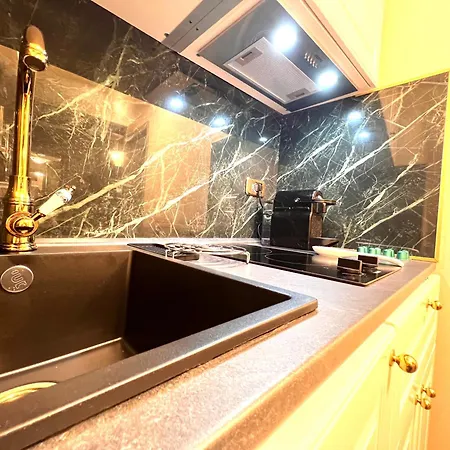 Veronica Suite, Historic Centre Piazza Venezia Apartment