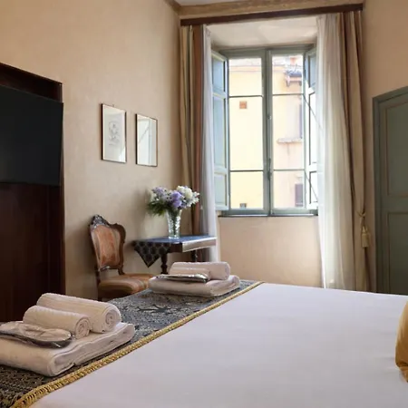 Veronica Suite, Terrace Exclusive Historic Centre Piazza Venezia Apartment Rome