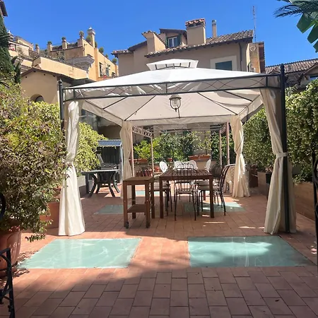 Apartment Veronica Suite, Terrace Exclusive Historic Centre Piazza Venezia *