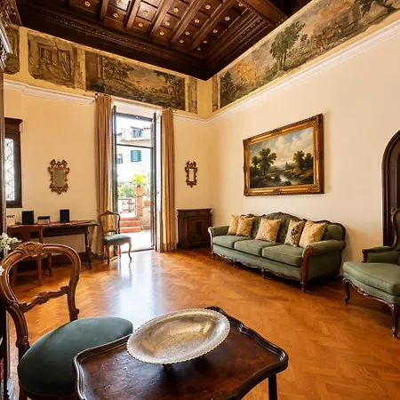 Apartment Veronica Suite, Terrace Exclusive Historic Centre Piazza Venezia Rome
