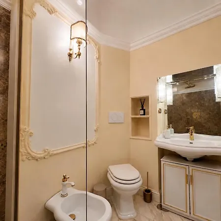 Veronica Suite, Terrace Exclusive Historic Centre Piazza Venezia 公寓