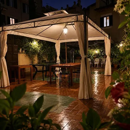 Apartment Veronica Suite, Terrace Exclusive Historic Centre Piazza Venezia