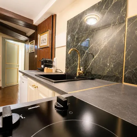 דירה Veronica Suite, Terrace Exclusive Historic Centre Piazza Venezia רומא