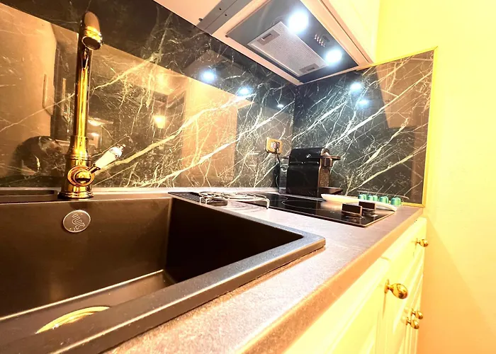 Veronica Suite, Historic Centre Piazza Venezia Apartment